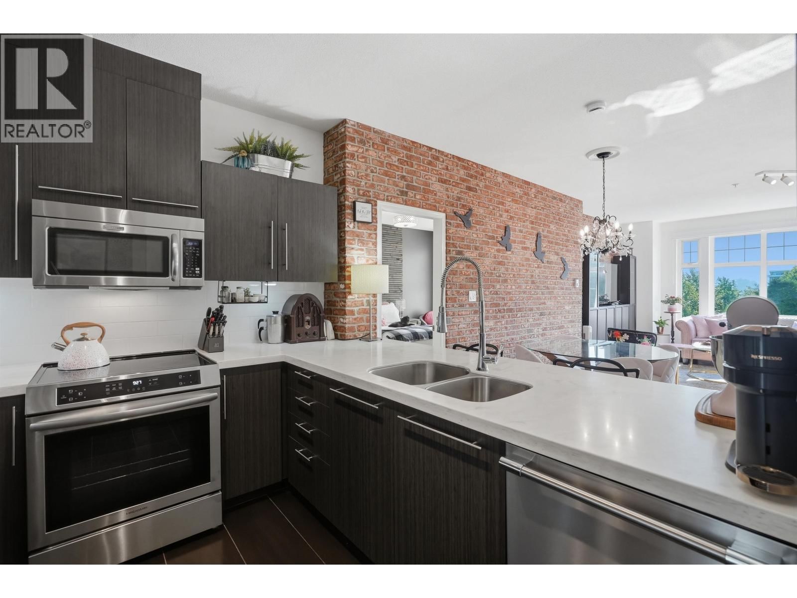 83 STAR Crescent, New Westminster, British Columbia V3M 6X8