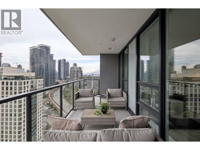2135 SPRINGER Avenue | Burnaby British Columbia | Slide Image Nine