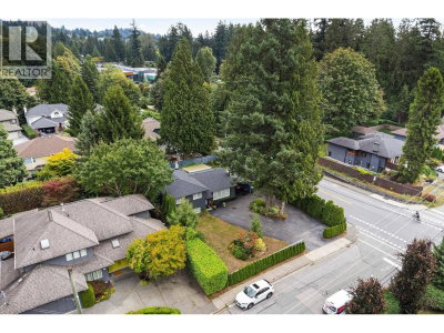 3020 THORNCLIFFE Drive | North Vancouver British Columbia | Slide Image Thirty-four