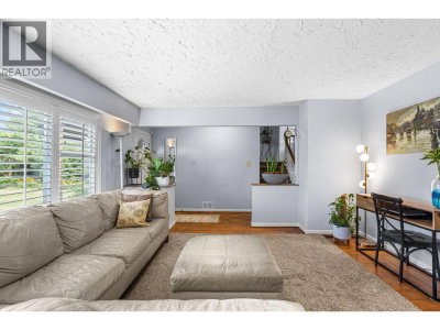 3020 THORNCLIFFE Drive | North Vancouver British Columbia | Slide Image Six