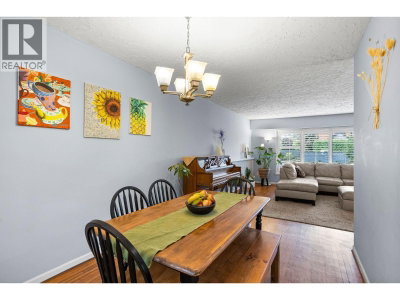 3020 THORNCLIFFE Drive | North Vancouver British Columbia | Slide Image Nine