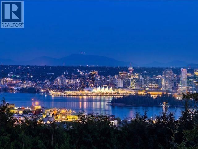 815 KING GEORGES Way, West Vancouver, British Columbia V7S 1S4