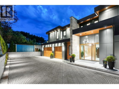 815 KING GEORGES Way | West Vancouver British Columbia | Slide Image Six