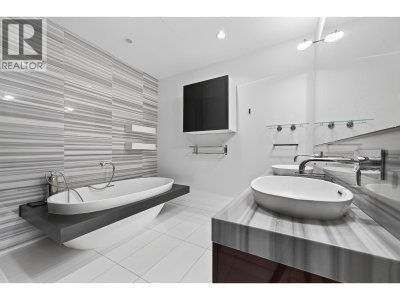 277 THURLOW Street | Vancouver British Columbia | Slide Image Twenty