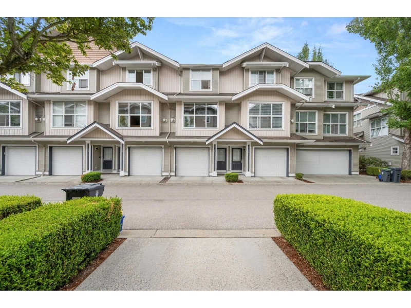 20460 66 Avenue Langley British Columbia, V2Y 3B6 - 2 Bedrooms Condo For Sale