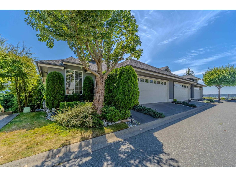 2068 WINFIELD Drive Abbotsford British Columbia, V3G 1M4 - 3 Bedrooms Condo For Sale