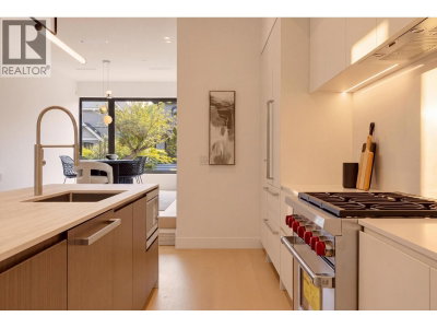 75 23RD Avenue | Vancouver British Columbia | Slide Image Nine