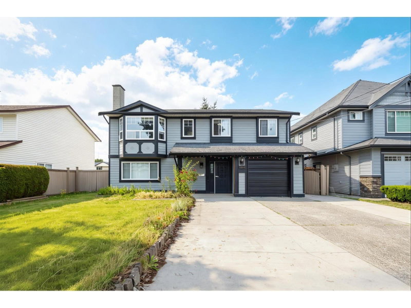 13111 73A Avenue Surrey British Columbia, V3W 2R8 - 7 Bedrooms Home For Sale