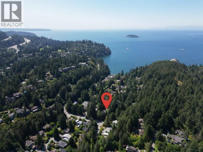 6912 MARINE Drive | West Vancouver British Columbia | Slide Image Four