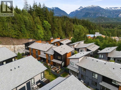 41204 HIGHLINE Place | Squamish British Columbia | Slide Image Thirty-five