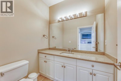 2015 PARKWAY Boulevard | Coquitlam British Columbia | Slide Image Seventeen