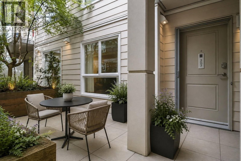 5555 DUNBAR Street Vancouver British Columbia, V6N 1W5 - 2 Bedrooms Condo For Sale