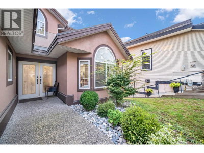 10442 TAMARACK Crescent | Maple Ridge British Columbia | Slide Image Three