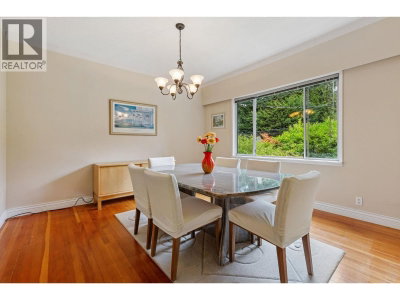 5607 EAGLE HARBOUR Road | West Vancouver British Columbia | Slide Image Thirty-one