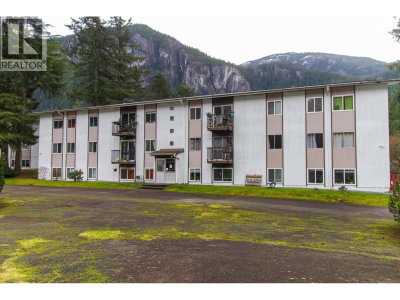 38175 WESTWAY Avenue | Squamish British Columbia | Slide Image Seventeen