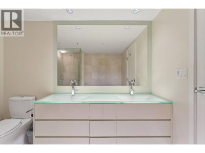8 SMITHE Mews | Vancouver British Columbia | Slide Image Thirteen