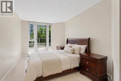 8 SMITHE Mews | Vancouver British Columbia | Slide Image Nine
