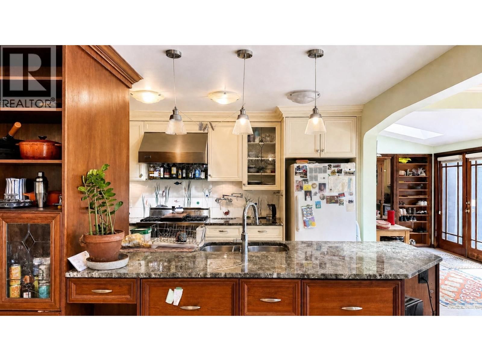 624 30TH Avenue, Vancouver, British Columbia V5Z 2J3