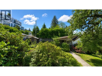 624 30TH Avenue | Vancouver British Columbia | Slide Image Thirty-six