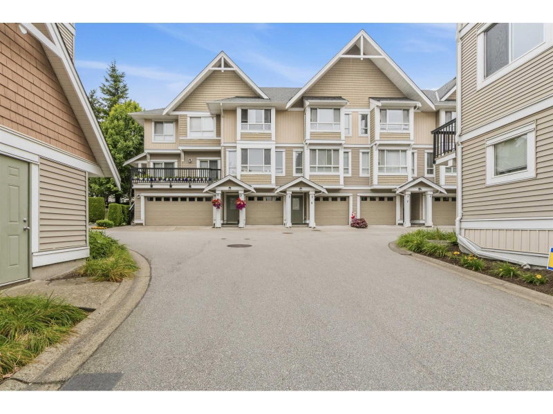 20159 68 Avenue Langley British Columbia, V2Y 3H9 - 2 Bedrooms Condo For Sale