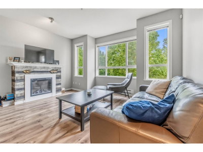 20159 68 Avenue | Langley British Columbia | Slide Image Three