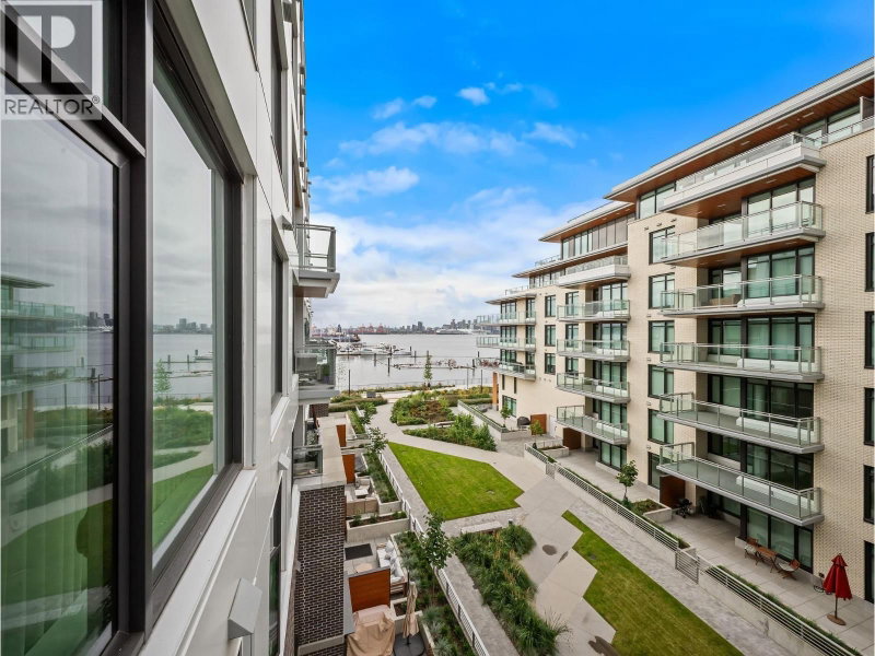 755 HARBOURSIDE Drive North Vancouver British Columbia, V7P 0G1 - 2 Bedrooms Waterfront Condo For Sale