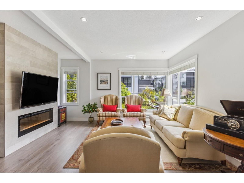 16337 23A Avenue Surrey British Columbia, V3Z 0S3 - 4 Bedrooms Condo For Sale
