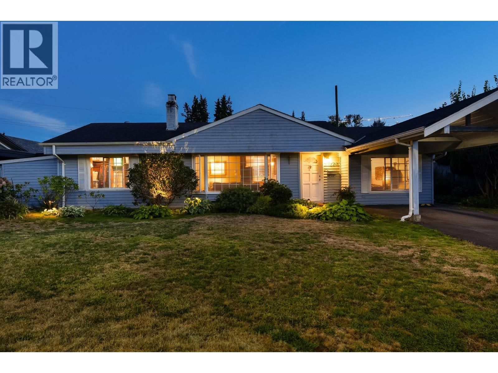 1283 PINEWOOD Crescent, North Vancouver, British Columbia V7P 1G1
