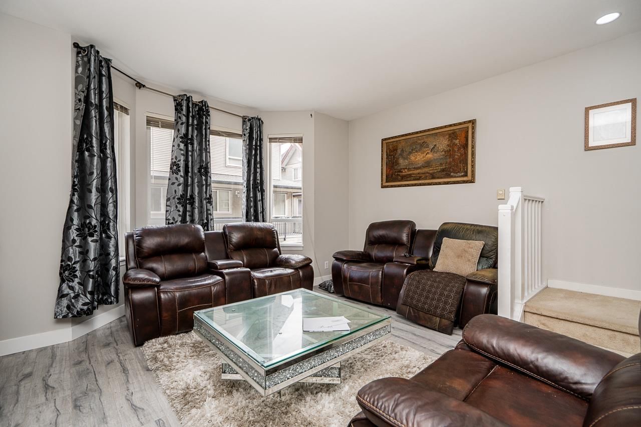 16772 61 Avenue, Surrey, British Columbia V3S 4P2