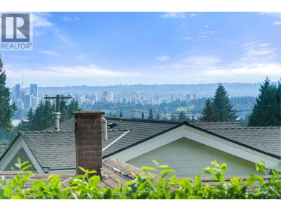 3920 DELBROOK Avenue | North Vancouver British Columbia | Slide Image Five