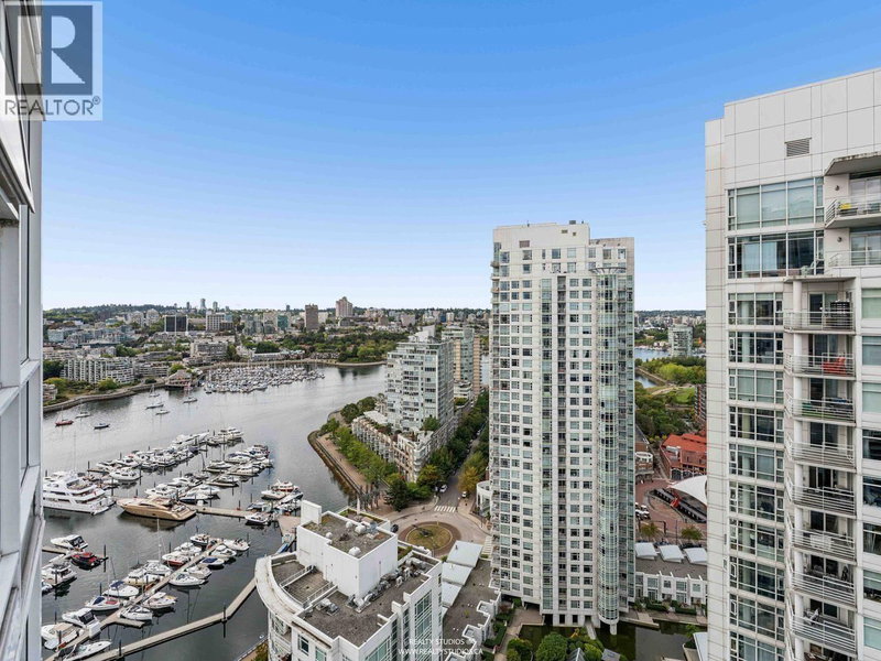 193 AQUARIUS Mews Vancouver British Columbia, V6Z 2Z2 - 2 Bedrooms Condo For Sale