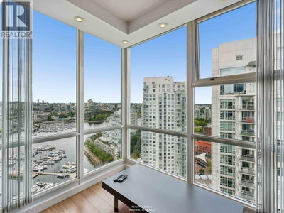 193 AQUARIUS Mews | Vancouver British Columbia | Slide Image Two