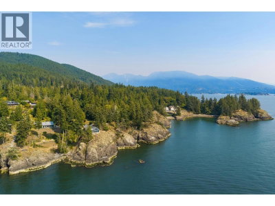 923 OCEAN PARK Lane | Bowen Island British Columbia | Slide Image Eight