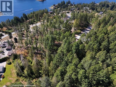 4547 FLAGSHIP Road | Garden Bay British Columbia | Slide Image Thirteen