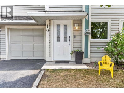 11950 232 Street | Maple Ridge British Columbia | Slide Image Two