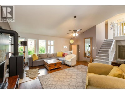 12193 MAKINSON Street | Maple Ridge British Columbia | Slide Image Four