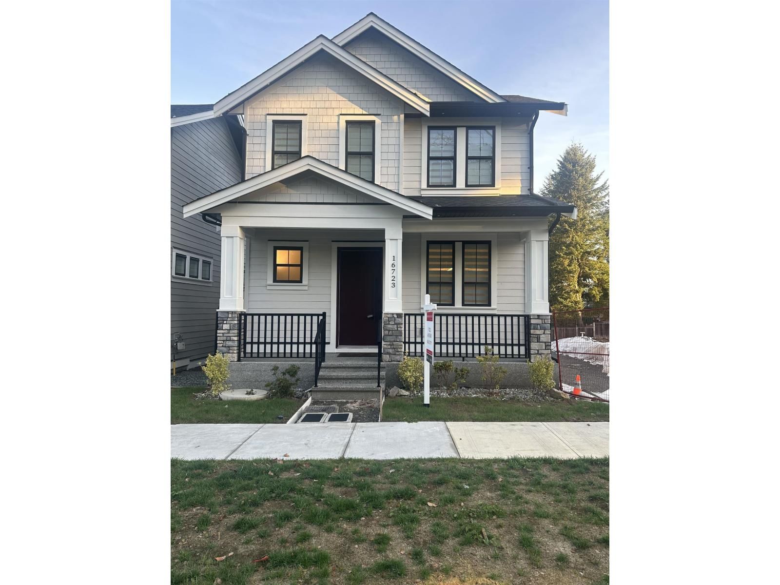 16723 25A Avenue, Surrey, British Columbia V3Z 0B1