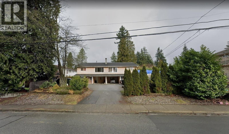 727 729 SMITH Avenue Coquitlam British Columbia, V3J 2W8 - 5 Bedrooms Home For Sale