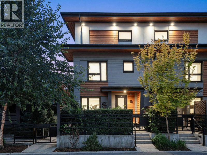 528 2ND Street North Vancouver British Columbia, V7L 0G8 - 4 Bedrooms Condo For Sale