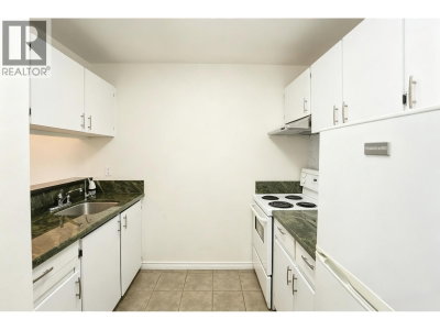 8120 COLONIAL Drive | Richmond British Columbia | Slide Image Three