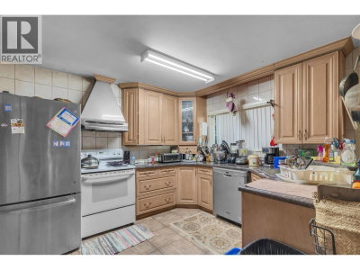 1825 BRUNETTE Avenue | Coquitlam British Columbia | Slide Image Nine