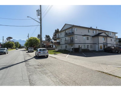46160 PRINCESS Avenue | Chilliwack British Columbia | Slide Image Two