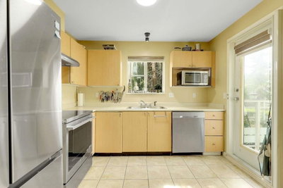 10188 155 Street | Surrey British Columbia | Slide Image Fourteen