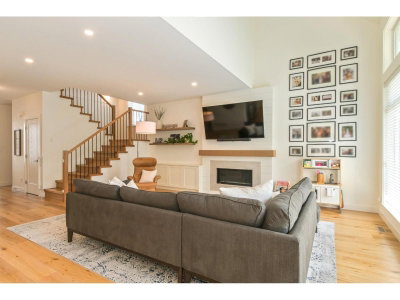 27726 ROUNDHOUSE Drive | Abbotsford British Columbia | Slide Image Four