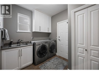 3277 CHARTWELL GRN | Coquitlam British Columbia | Slide Image Twenty