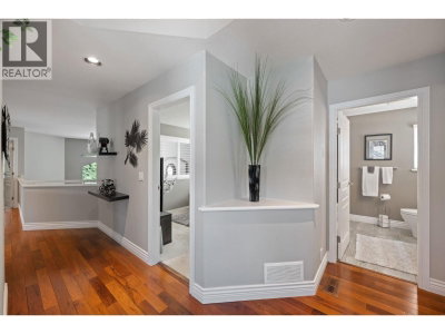 3277 CHARTWELL GRN | Coquitlam British Columbia | Slide Image Twenty-two