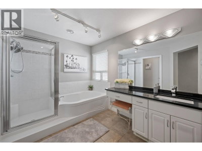 3277 CHARTWELL GRN | Coquitlam British Columbia | Slide Image Twenty-five