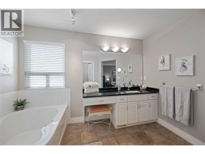 3277 CHARTWELL GRN | Coquitlam British Columbia | Slide Image Twenty-six