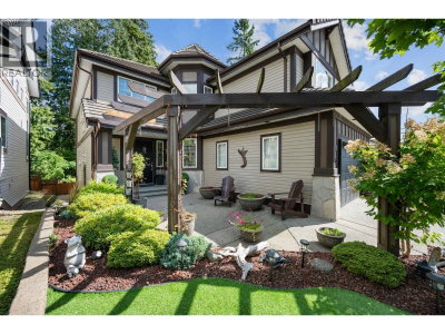 3277 CHARTWELL GRN | Coquitlam British Columbia | Slide Image Three