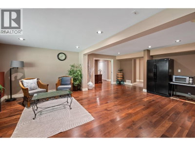 3277 CHARTWELL GRN | Coquitlam British Columbia | Slide Image Thirty-two